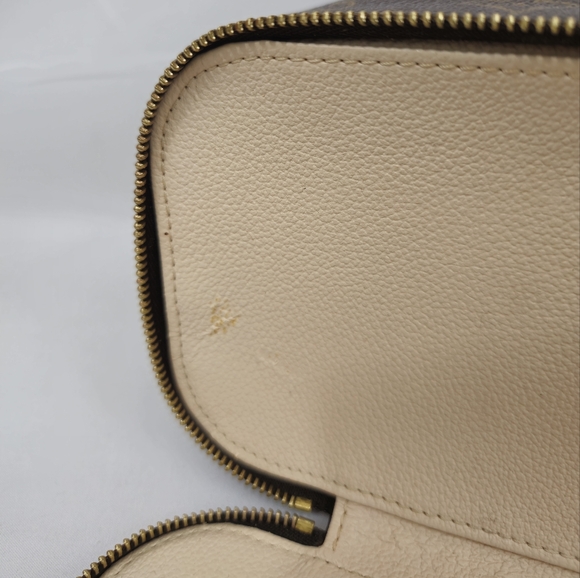 ✅️SOLD✅Louis Vuitton Monogram Trousse Brush GM Cosmetic Pouch(Date Code:VI 0052) - Picture 9 of 16